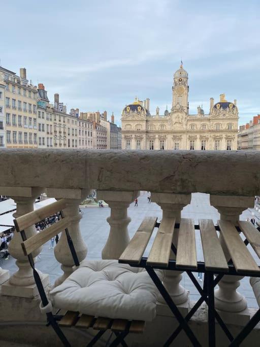 Grand Balcon Place Des Terreaux Apartamento Lyon Exterior foto